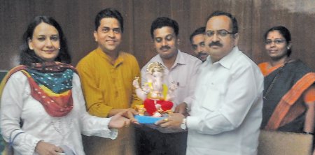 Satvik Ganesh Idol gifted to Mr. Sanjay Devatale by the Members of Ganesh Kala Kendra